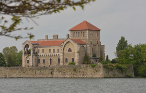 castle of Tata